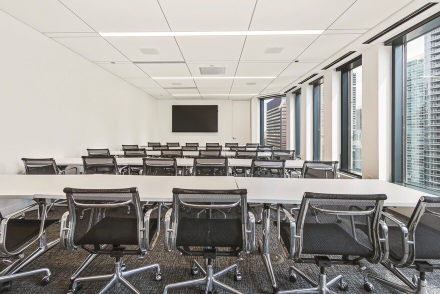 More Photos Of 455 N Cityfront Plaza Dr, Chicago Office For Lease