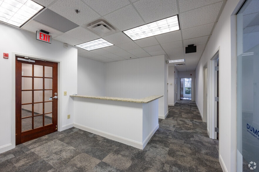 More Photos Of 695 Mansell Rd, Roswell Unknown For Lease