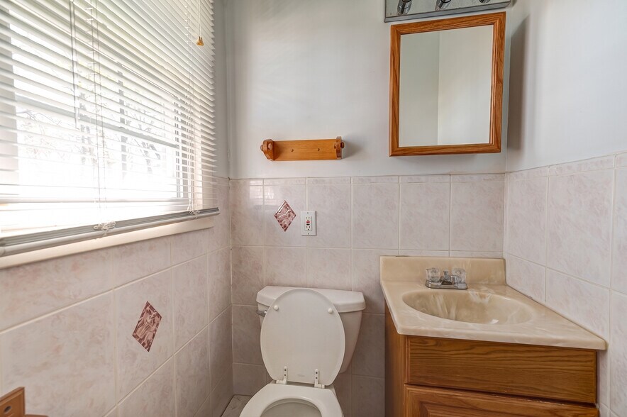 More Photos Of 3250 Sunrise Hwy, Islip Terrace Medical For Sale