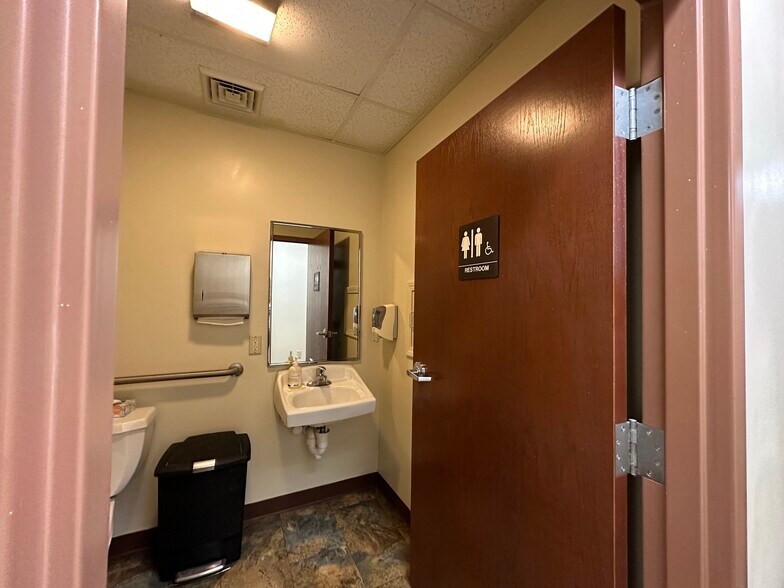 More Photos Of 1355 W Main St, Bellevue Office For Lease