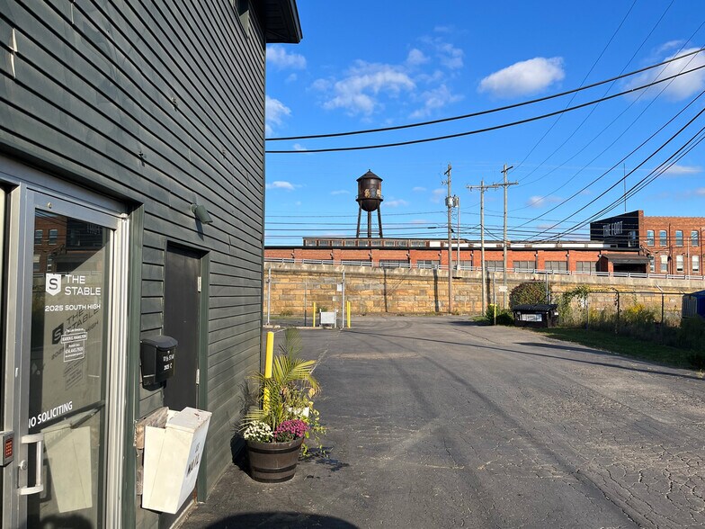 More Photos Of 2025 S High St, Columbus Office For Lease