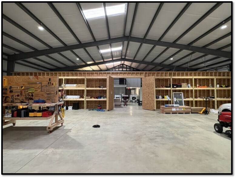 More Photos Of 46 Stones River Pl, Jasper Industrial For Sale