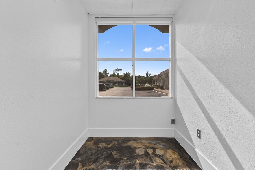 More Photos Of 13730 Cypress Terrace Cir, Fort Myers Medical For Sale