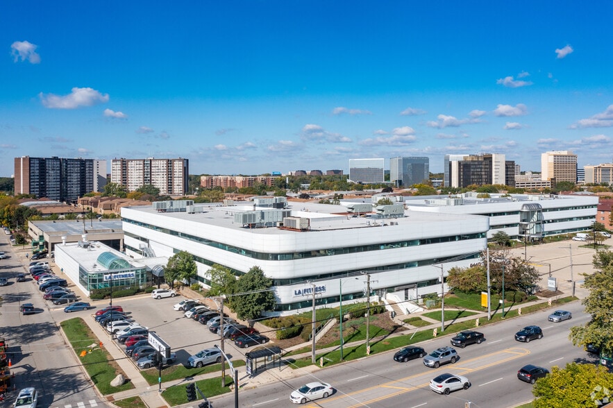 More Photos Of 5440 N Cumberland Ave, Chicago Office For Lease