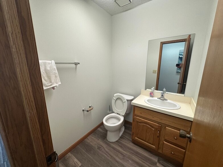 More Photos Of 6030 S 57th St, Lincoln Office Residential For Lease