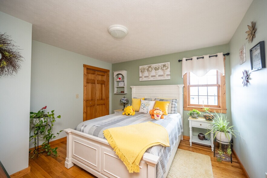 More Photos Of 17848 Garrett Hwy, Oakland Apartments For Sale