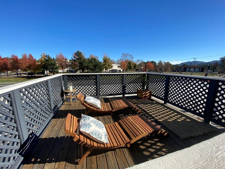 More Photos Of 125-131 Camino Alto, Mill Valley Office For Lease