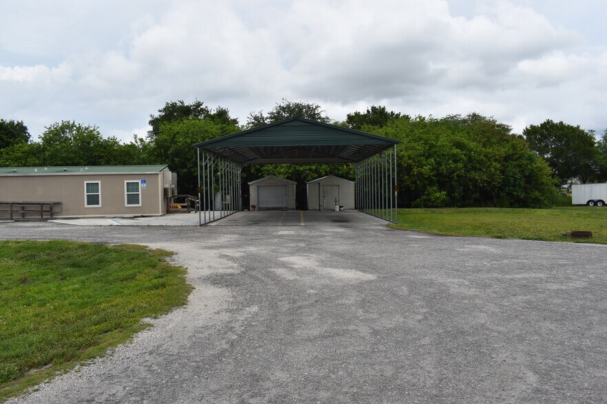 More Photos Of 1893 90th Ave, Vero Beach Auto Repair For Lease