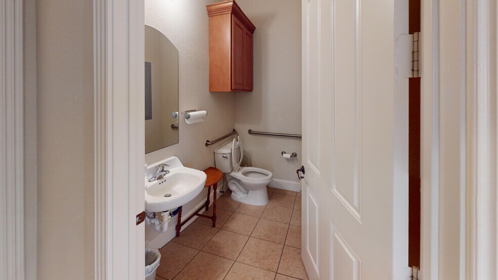 More Photos Of 5509 Louetta Rd, Spring Office For Sale