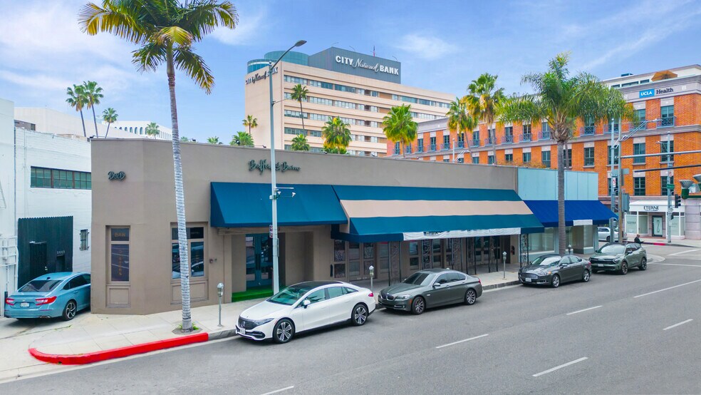 More Photos Of 369-373 N Bedford Dr, Beverly Hills Unknown For Lease