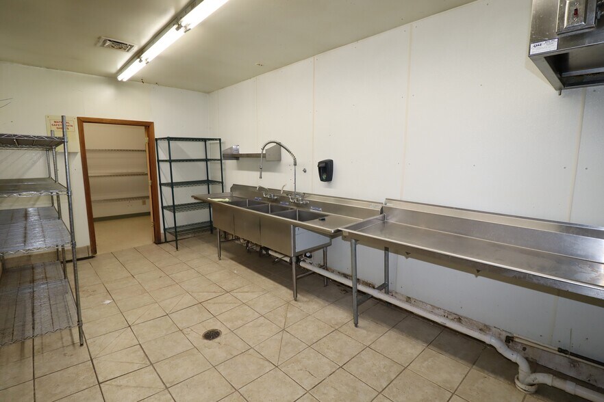 More Photos Of 30580 Hwy 2, Ashland General Retail For Lease