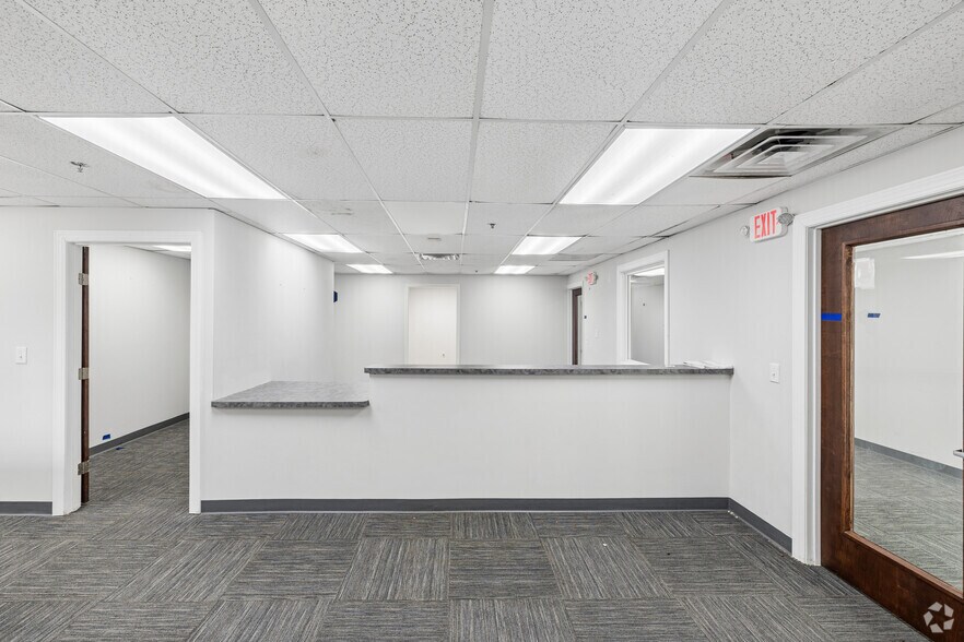 More Photos Of 190 N Evergreen Ave, Woodbury Office For Sale