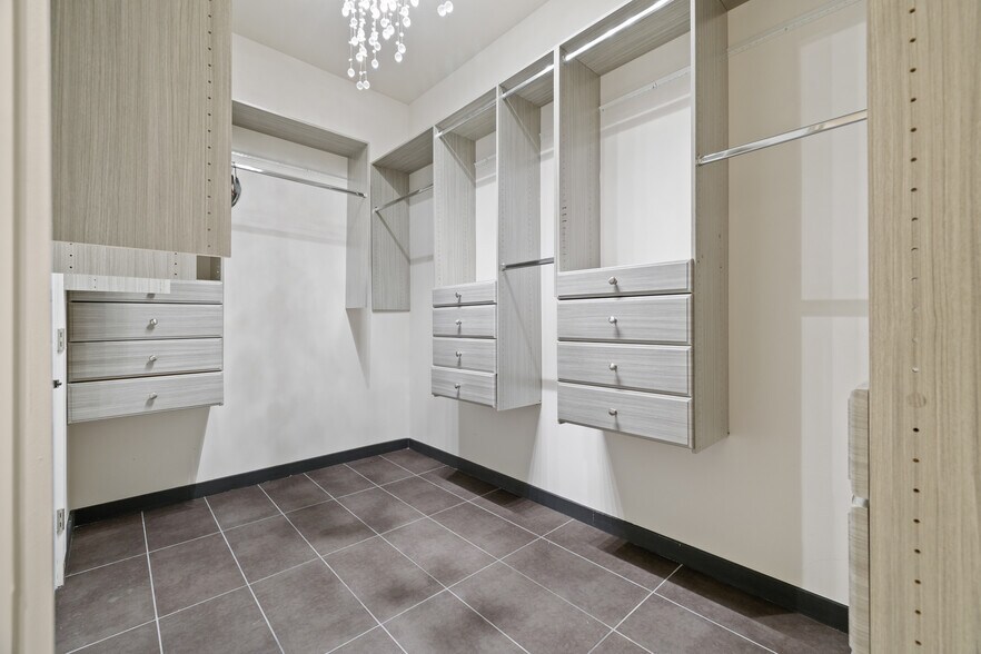 More Photos Of 2401 Greenglade Rd NE, Atlanta Specialty For Sale