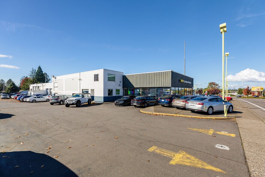 More Photos Of 1940 E Powell Blvd, Gresham Auto Dealership For Sale
