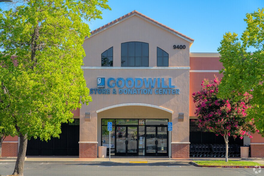 More Photos Of 9400 Fairway Dr, Roseville Storefront For Lease