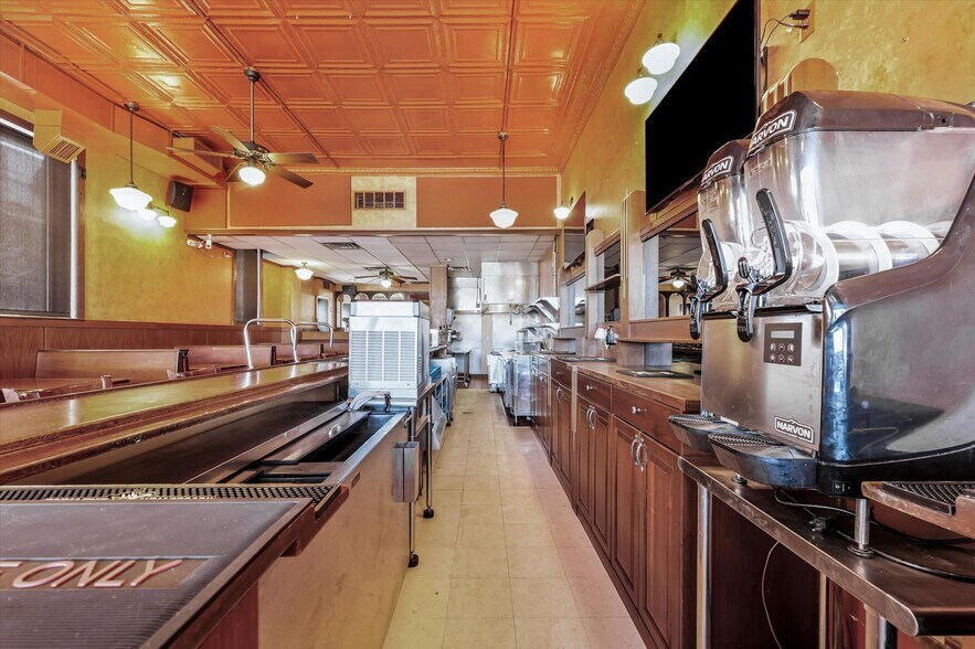 More Photos Of 201 N Broadway Ave, Urbana Restaurant For Sale