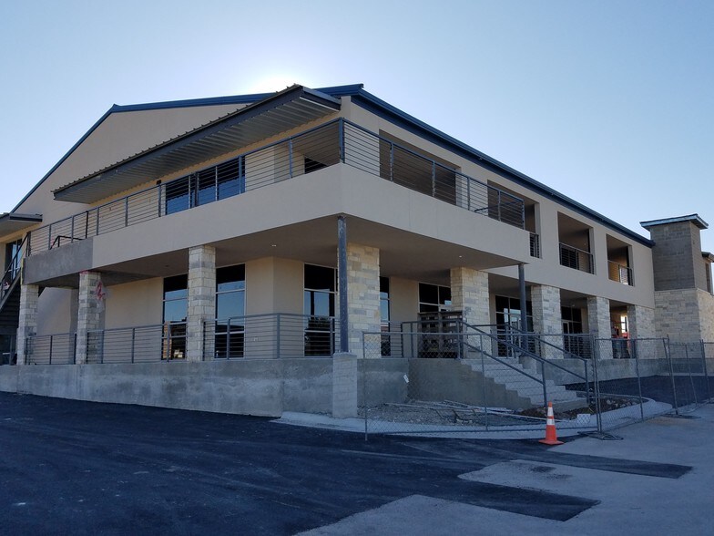 More Photos Of 2050 Double Creek Dr, Round Rock Medical For Lease