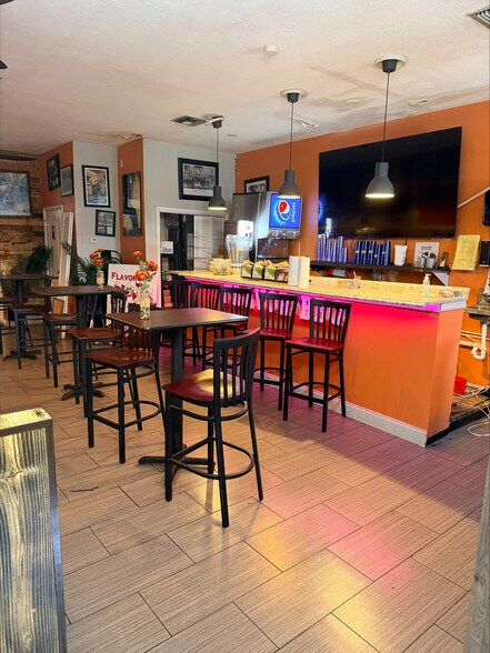 More Photos Of 1410-1412 N 25th St, Fort Pierce Storefront Retail Office For Lease