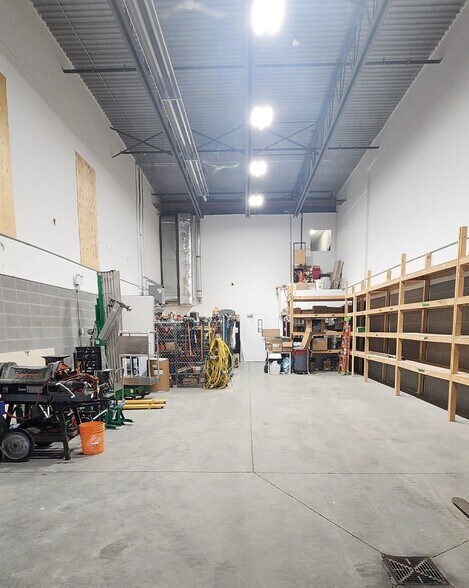 More Photos Of 190 Carleton Dr, St. Albert Warehouse For Lease