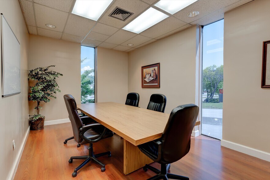 More Photos Of 106 Administration Rd, Oak Ridge Medical For Lease