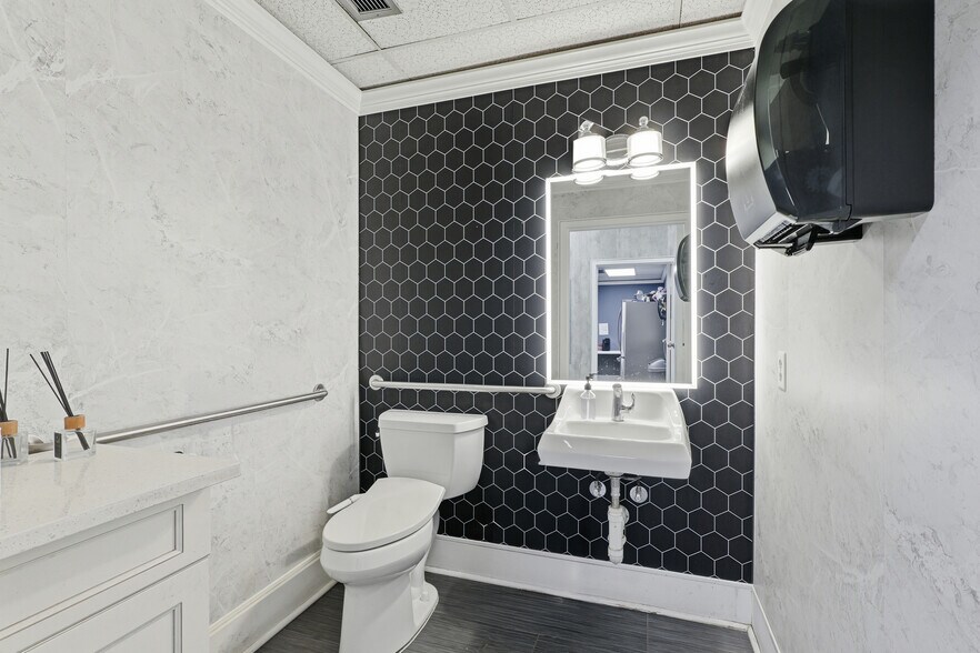 More Photos Of 9208 Enterprise Ct, Manassas Park Warehouse For Sale