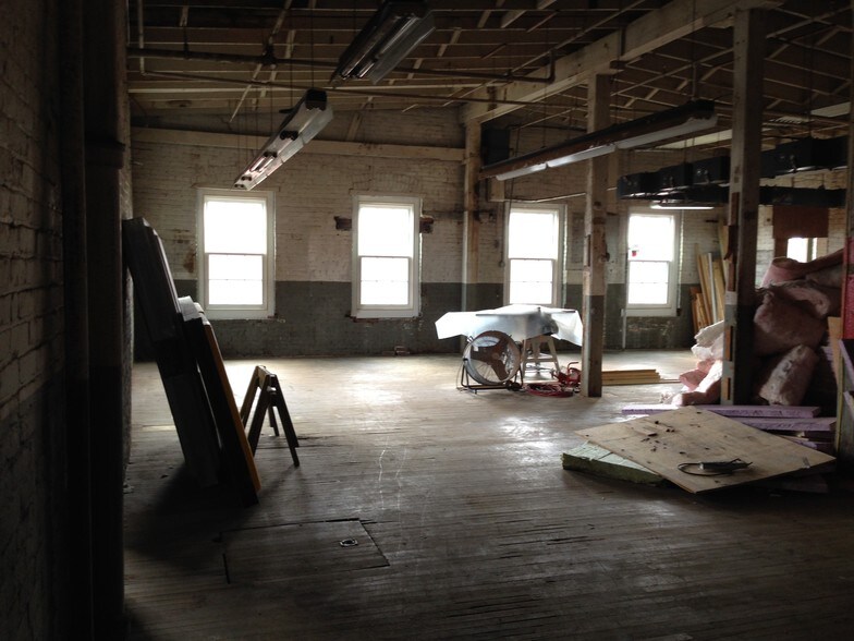 More Photos Of 417-431 N 14th St, Allentown Office For Sale