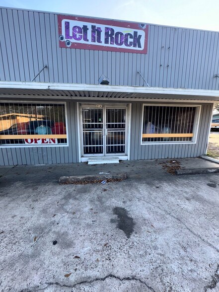 More Photos Of 815 N 3rd St, Lufkin Storefront Retail Office For Sale