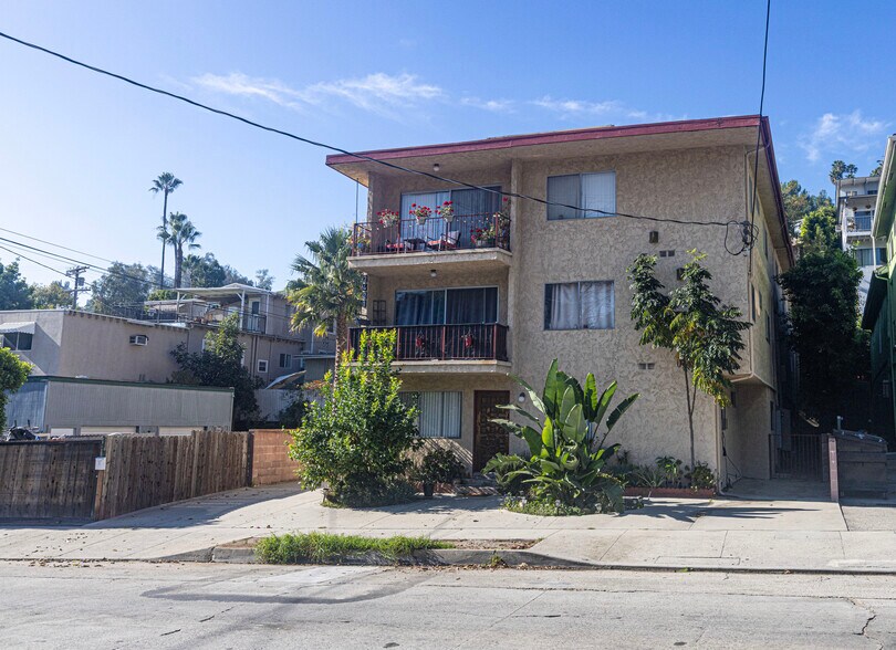 More Photos Of 2421 N Beachwood Dr, Los Angeles Multifamily For Sale