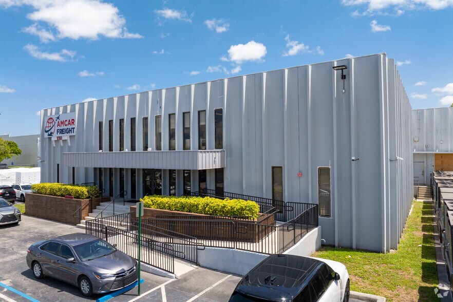 More Photos Of 10100 NW 25th St, Miami Warehouse For Lease