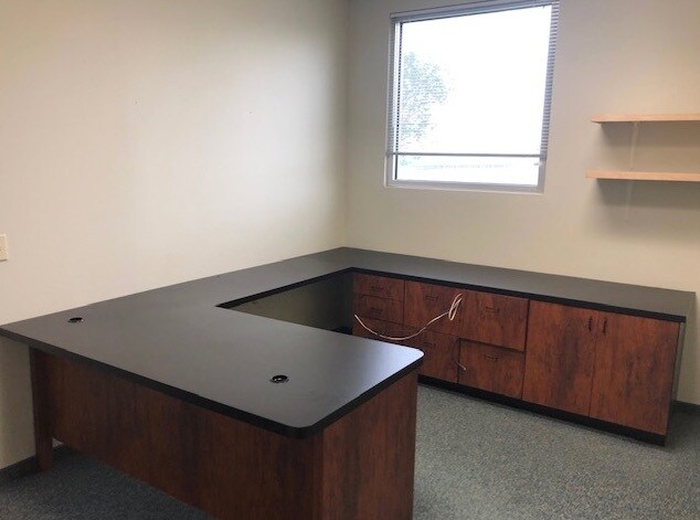 More Photos Of 5826 Bear Ln, Corpus Christi Warehouse For Lease