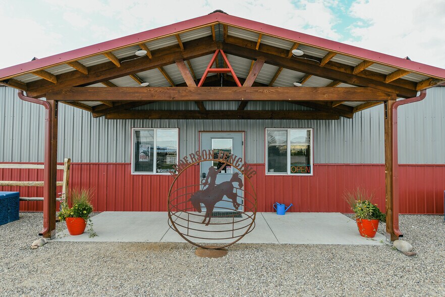 More Photos Of 40 Taylor dr, Dillon Industrial For Sale