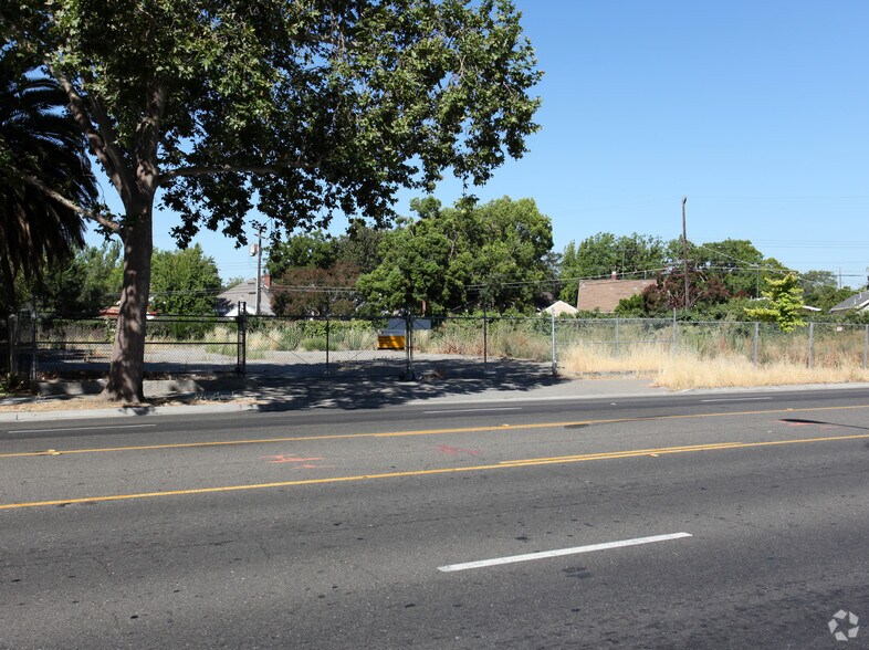 More Photos Of 2040 Stockton Blvd, Sacramento Land For Sale