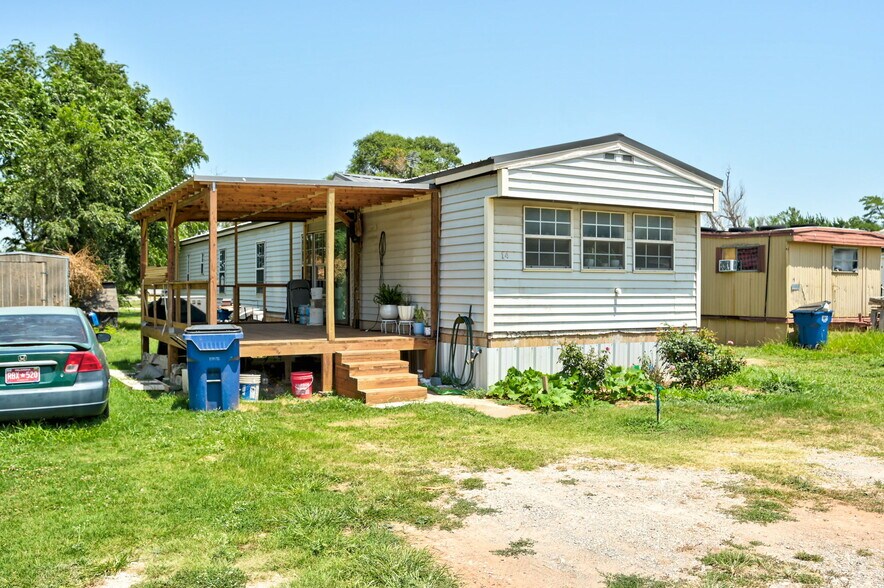 More Photos Of 603 S 3rd St, Kingfisher Manufactured Housing Mobile Home Park For Sale