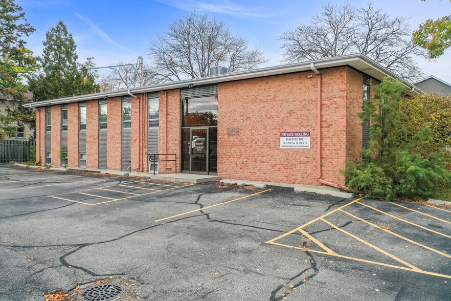 More Photos Of 828 Cherry St, Green Bay Office Residential For Sale