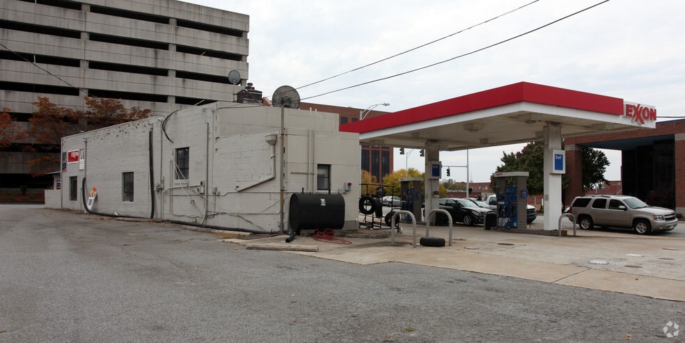 More Photos Of 400 N Greene St, Greensboro Service Station For Sale