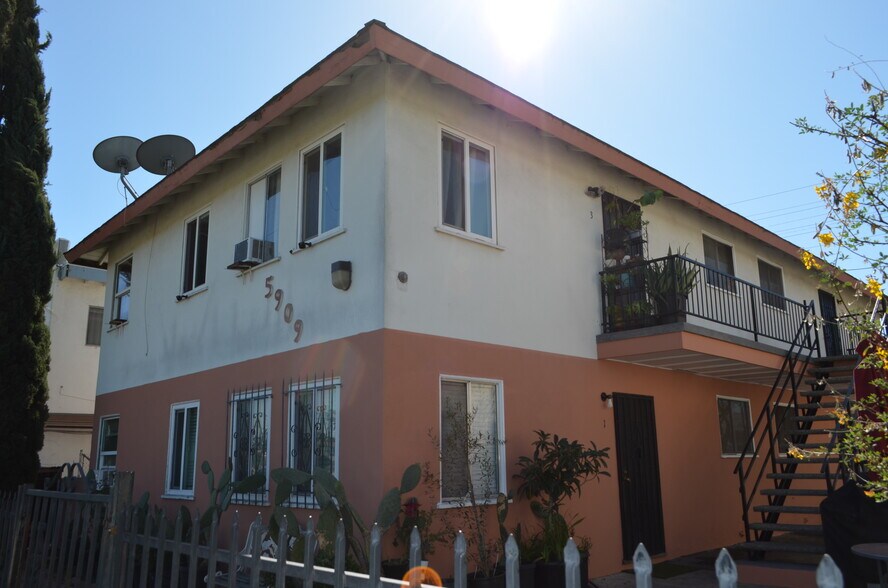 More Photos Of 5909 Whitnall Hwy, Valley Village Apartments For Sale