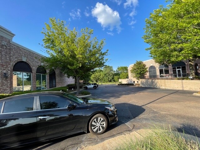 More Photos Of 1896 Main St, Madison Storefront Retail Office For Lease