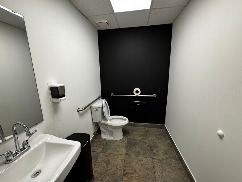 More Photos Of 2344 3rd St, Jacksonville Beach Medical For Sale