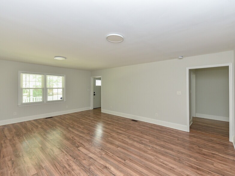 More Photos Of 225 Douglas St, Holly Springs Apartments For Sale