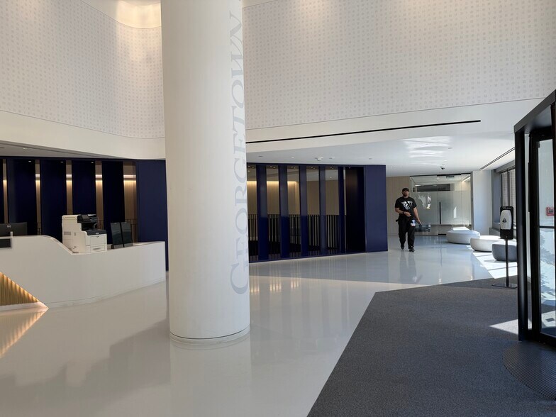 More Photos Of 2115 Wisconsin Ave NW, Washington Office For Lease