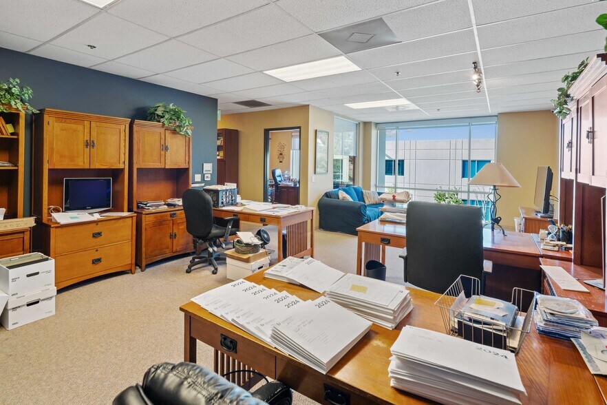 More Photos Of 28534-28536 Constellation Rd, Valencia Industrial For Sale