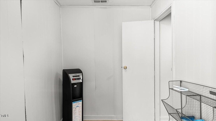 More Photos Of 201 S Main St, Warrenton Office For Sale