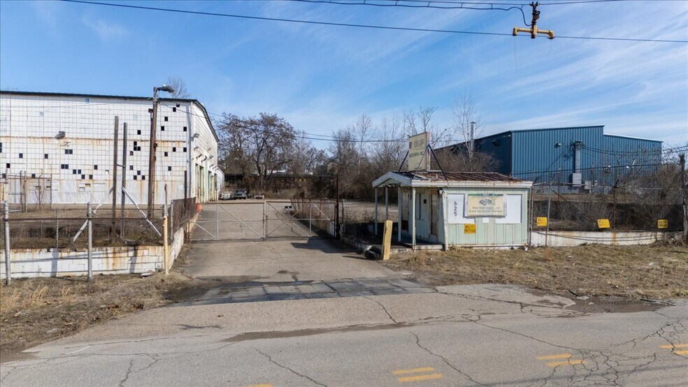 More Photos Of 625 Depot St, Parkersburg Warehouse For Sale