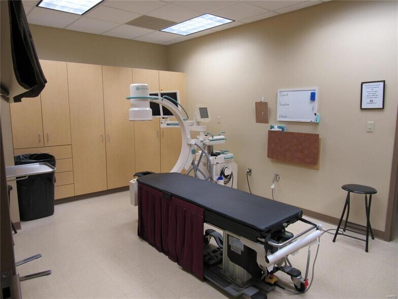 More Photos Of 3 Professional Dr, Alton Office For Lease