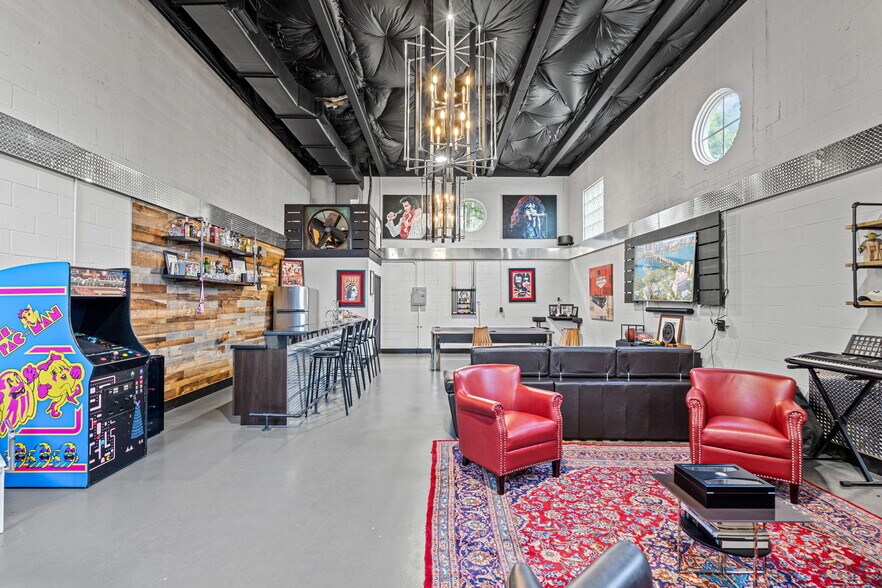 More Photos Of 2937 Ravenswood Rd, Fort Lauderdale Self Storage For Sale