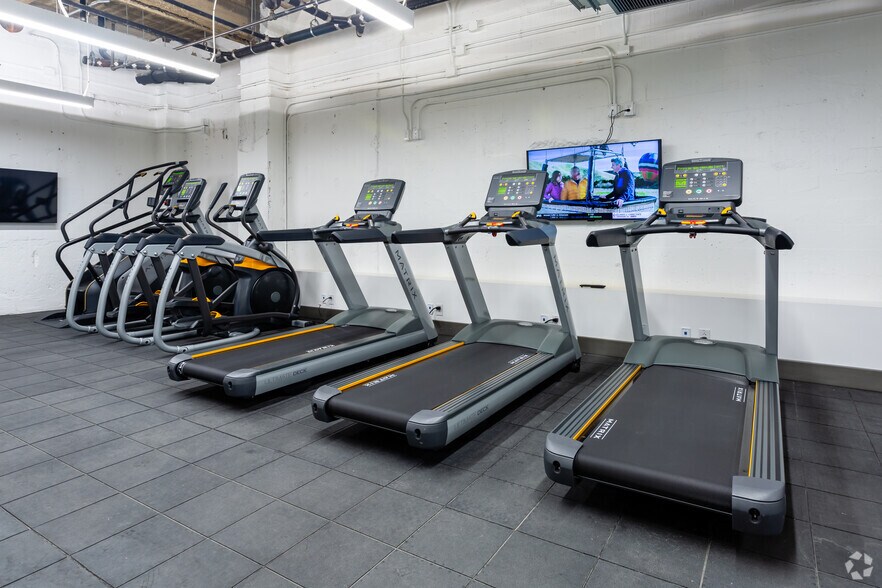 More Photos Of 1309 Main St, Dallas Multifamily For Sale