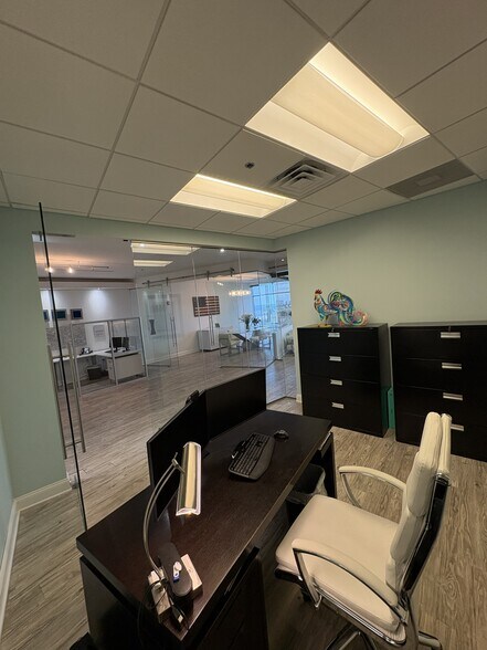 More Photos Of 320 1st St N, Jacksonville Beach Office Residential For Sale
