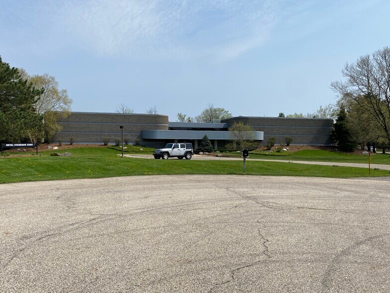 Primary Photo Of 286 Hedcor Rd, Holland Manufacturing For Sale