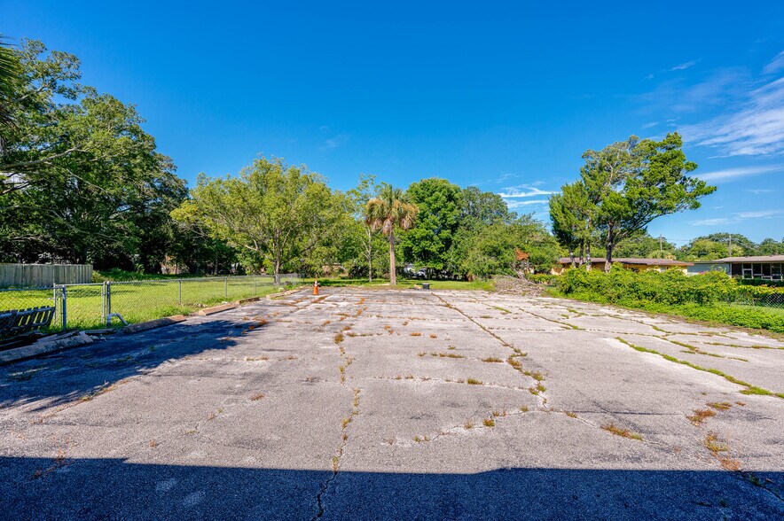 More Photos Of 116 Center St, Daytona Beach Office Residential For Sale
