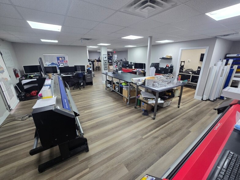 More Photos Of 525 State Road 7, Margate General Retail For Sale